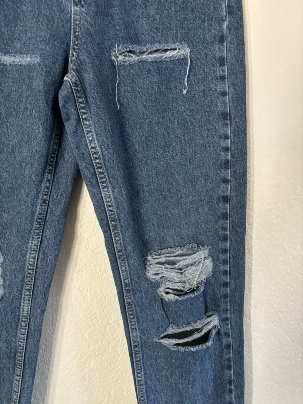 NWT BDG Urban Outfitters Women’s Mom Jeans High Waisted Tapered Leg Sz 27